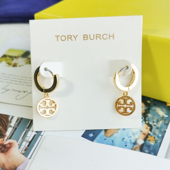 New Tory Burch Miller Huggie Hoop Earring in Gold - Picture 1 of 4